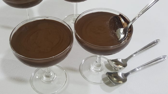 Eggless chocolate mousse