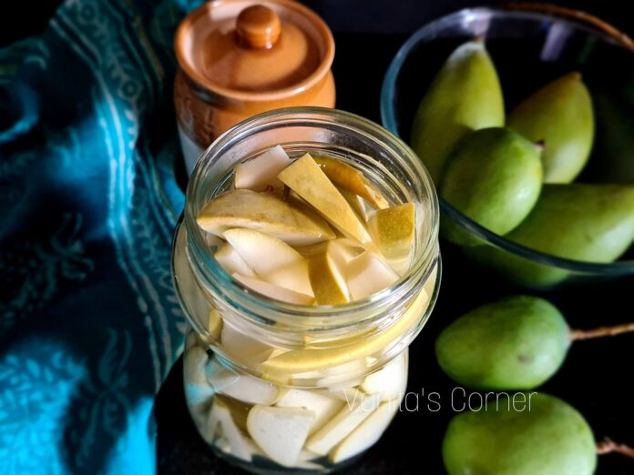 raw mangoes in brine