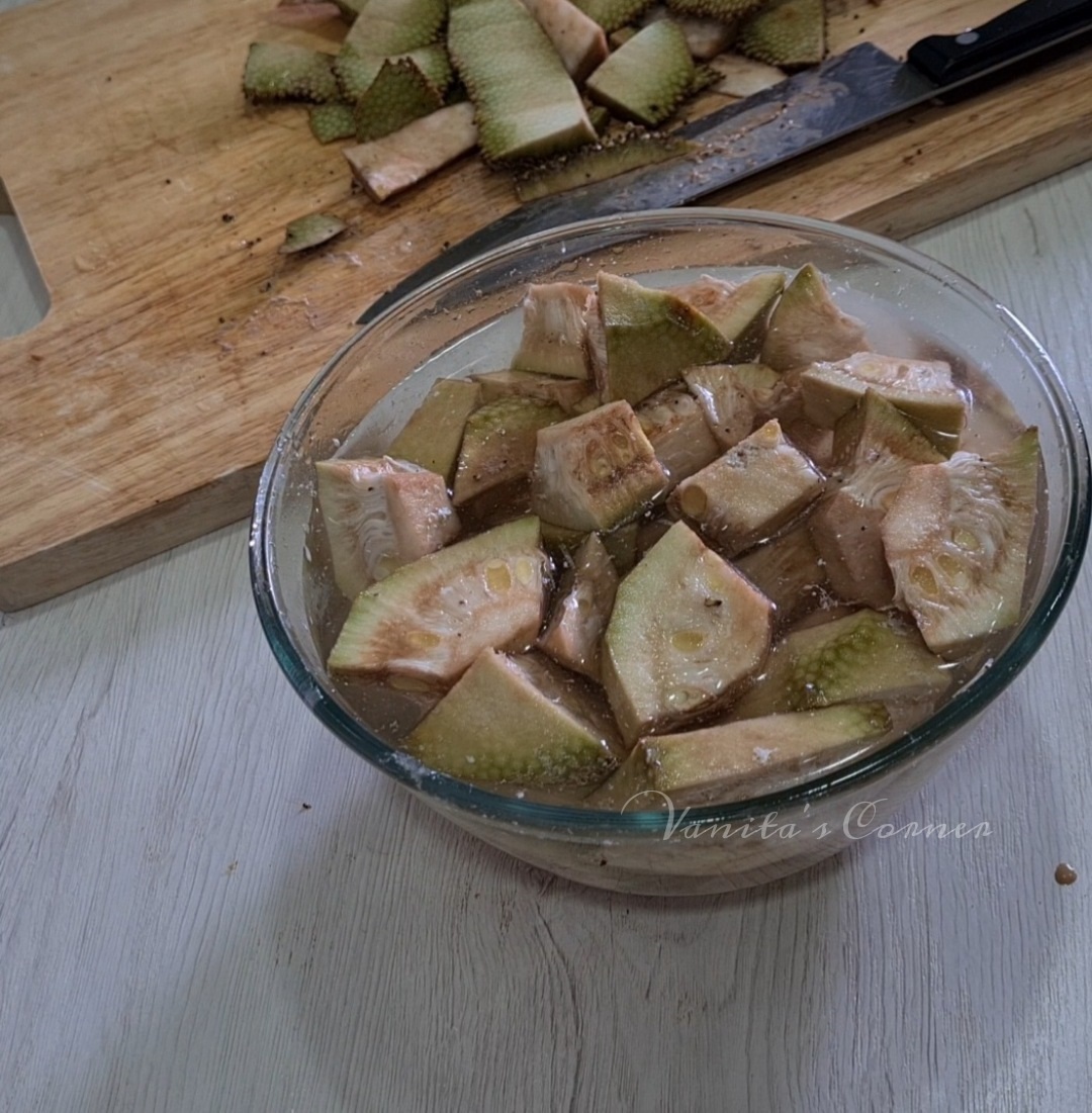 How to cut raw jackfruit